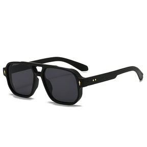 Óculos de sol oversized feminino Costa Lucce, inspirado no estilo de celebridades e no visual old money. Tendência absoluta de 2025 para mulheres elegantes.